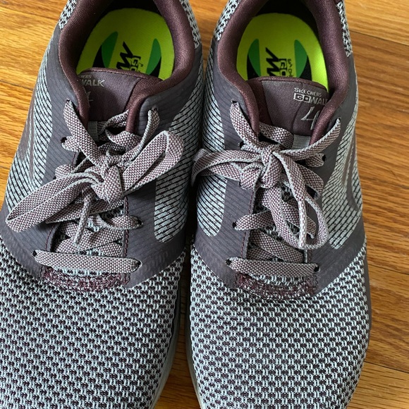 Sketchers go walk size 8 women’s shoes - Picture 4 of 5